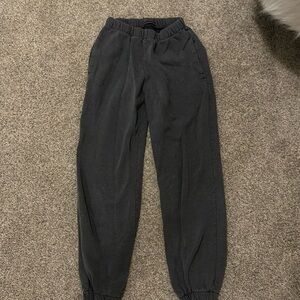 BRANDY MELVILLE SWEATS